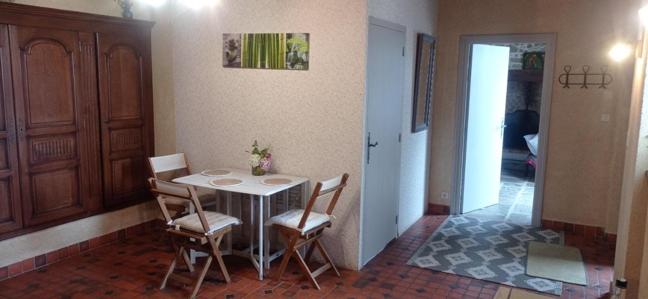 Entier Dans Un Ecrin De Verdure * Bidos